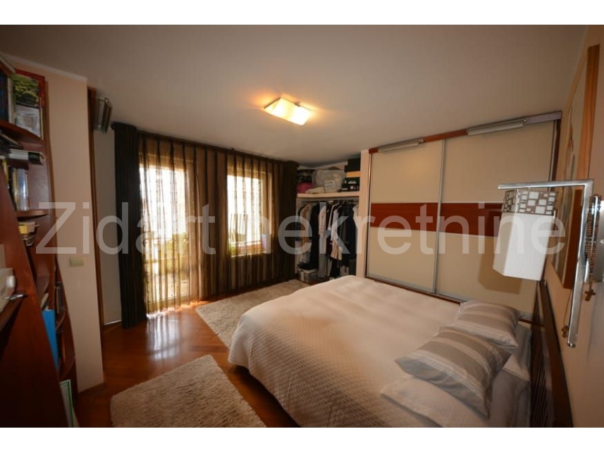 Квартира, 1087 м², 288 000$ — FAKTOR
